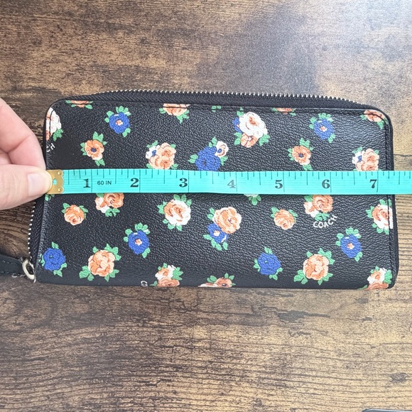 Coach Black Floral Rose Accordion Zip Wallet - Picture 8 of 9